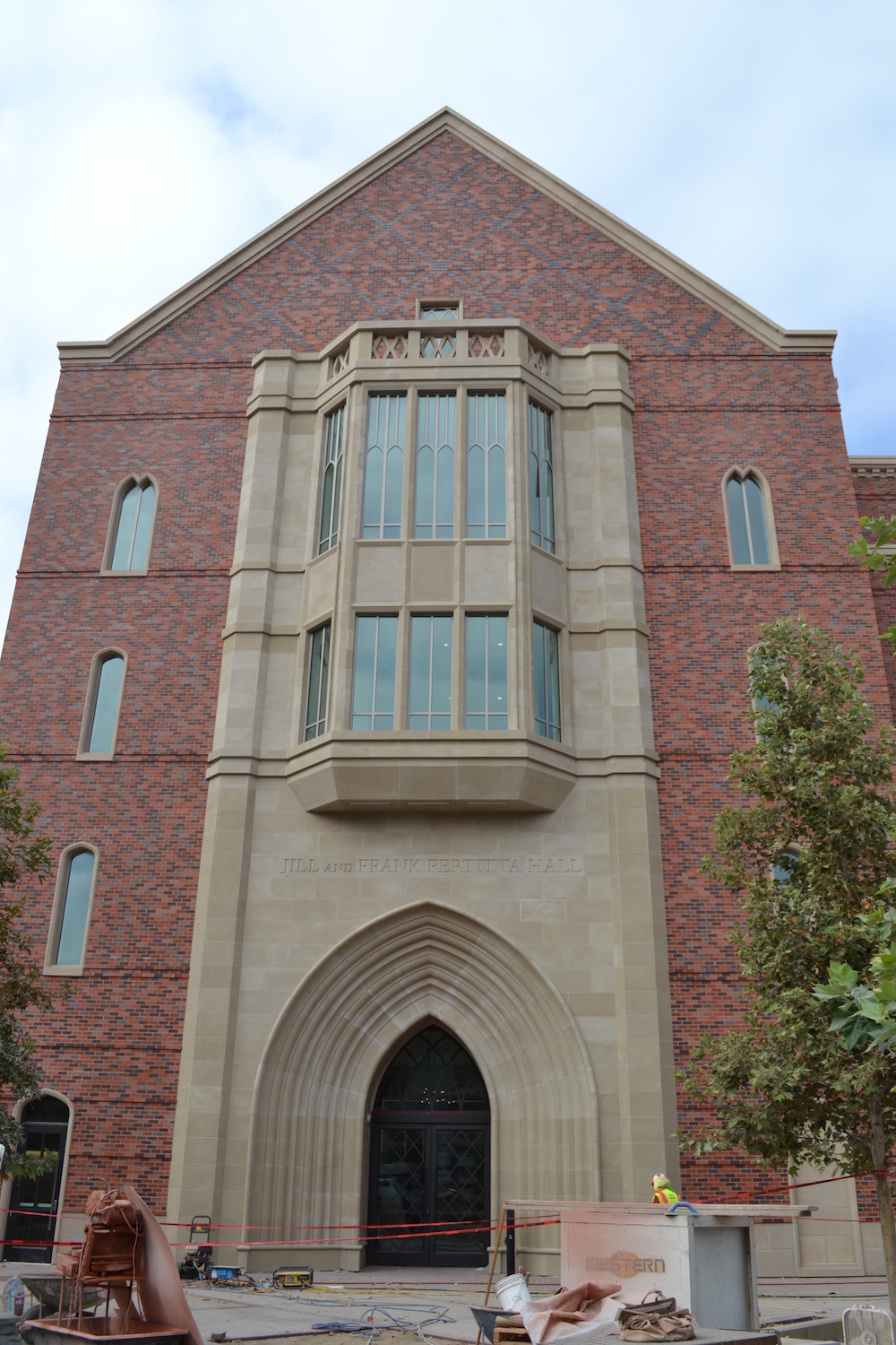 Jill and Frank Fertitta Hall, Marshall School of Business, USC | Cast Stone Grand Entry that is more than Five Stories High | Custom Engineering, Fabrication